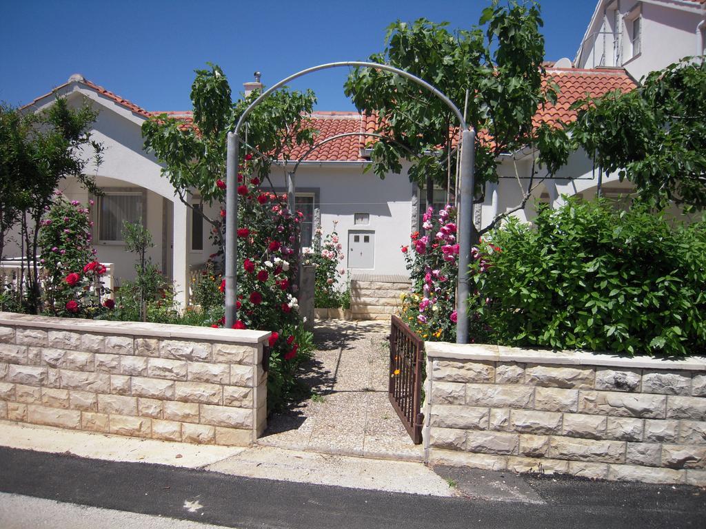 Apartments Marijeta Vir Buitenkant foto